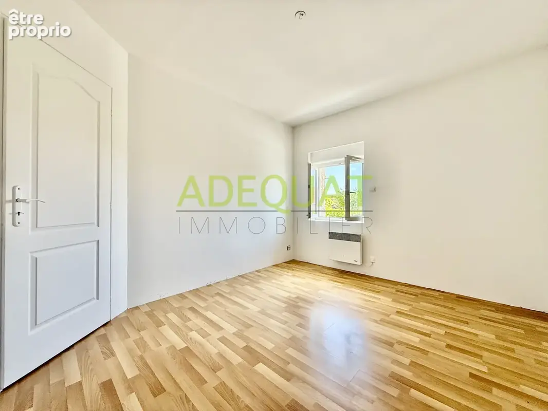 VENERIEU, Maison individuelle / 4 chambres / garage attenant / cour intérieur... - photo 8