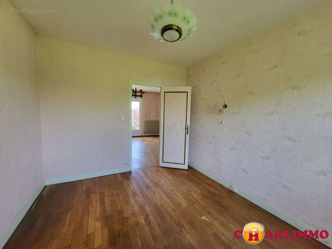 Maison à SAINT-JUNIEN