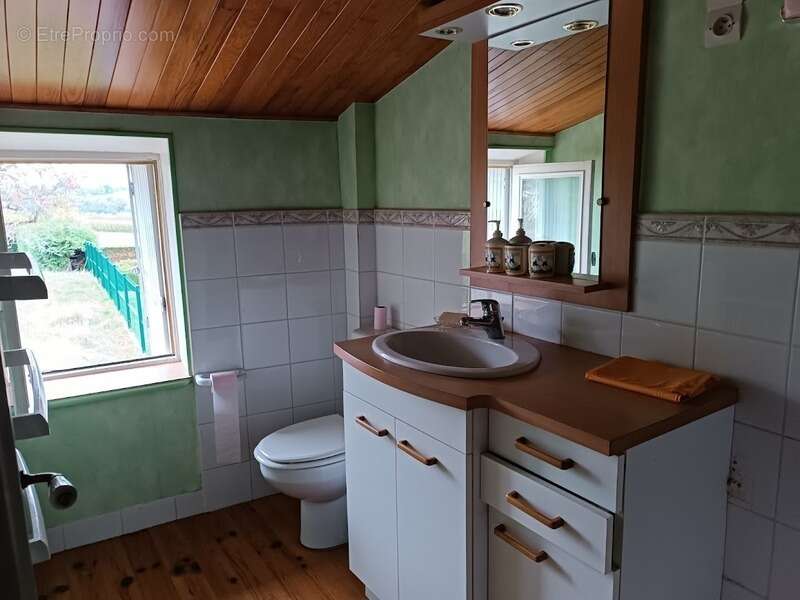 Maison à VERNET-LA-VARENNE