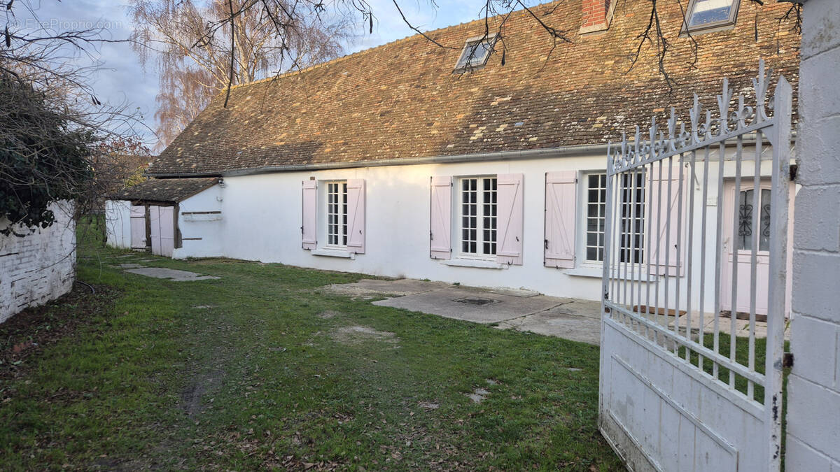 Maison à NEAUFLES-SAINT-MARTIN