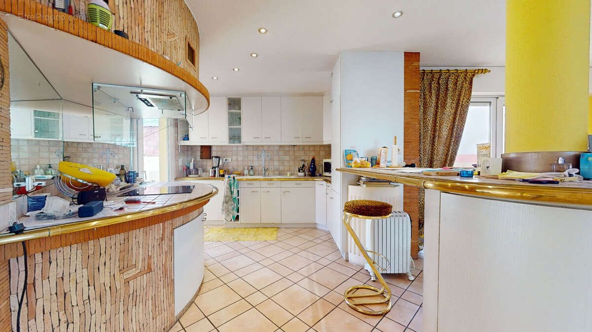 Superbe 3/4 pièces de 135 m² type loft avec jardin de 408 m² et grange aménageable Proche centre Schiltigheim - photo 6