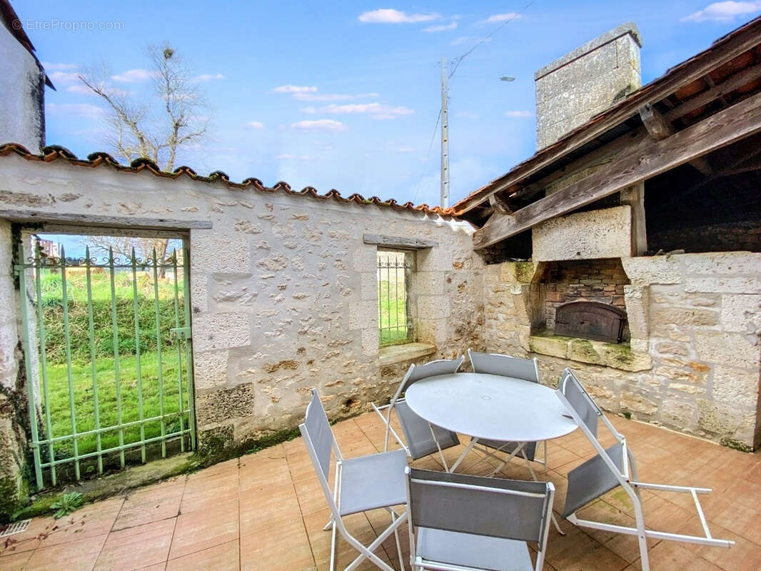 Maison à BUNZAC