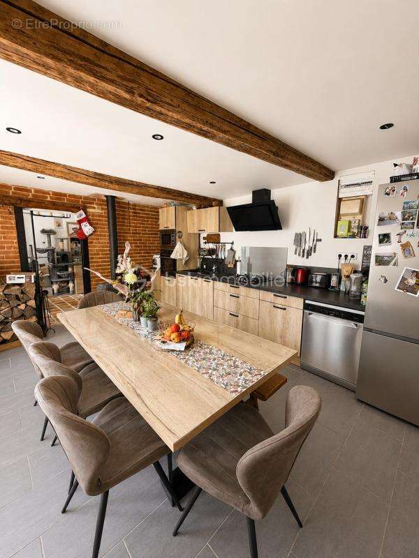 Maison de plain-pied 65 m² avec combles aménageables et terrasse, au calme en impasse — Tourny - photo 2