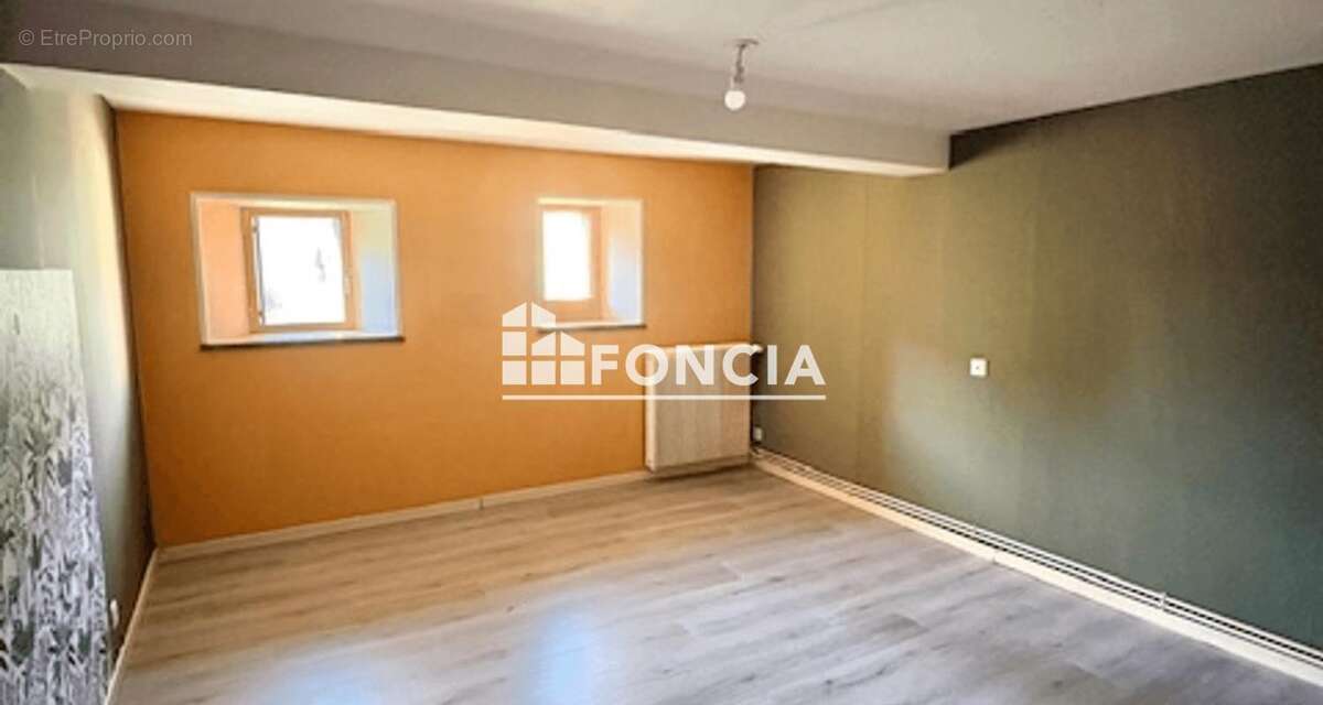 Maison à DOM-LE-MESNIL