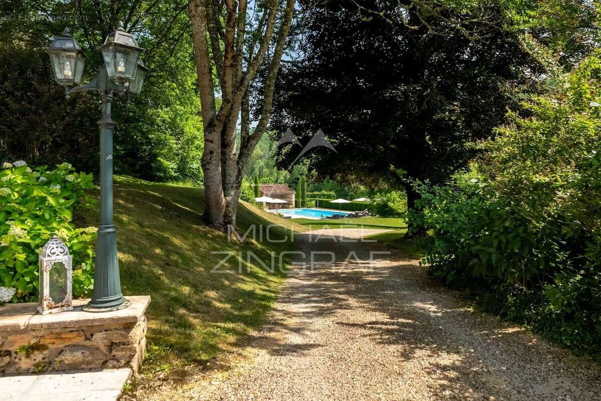 Maison à MAUZENS-ET-MIREMONT