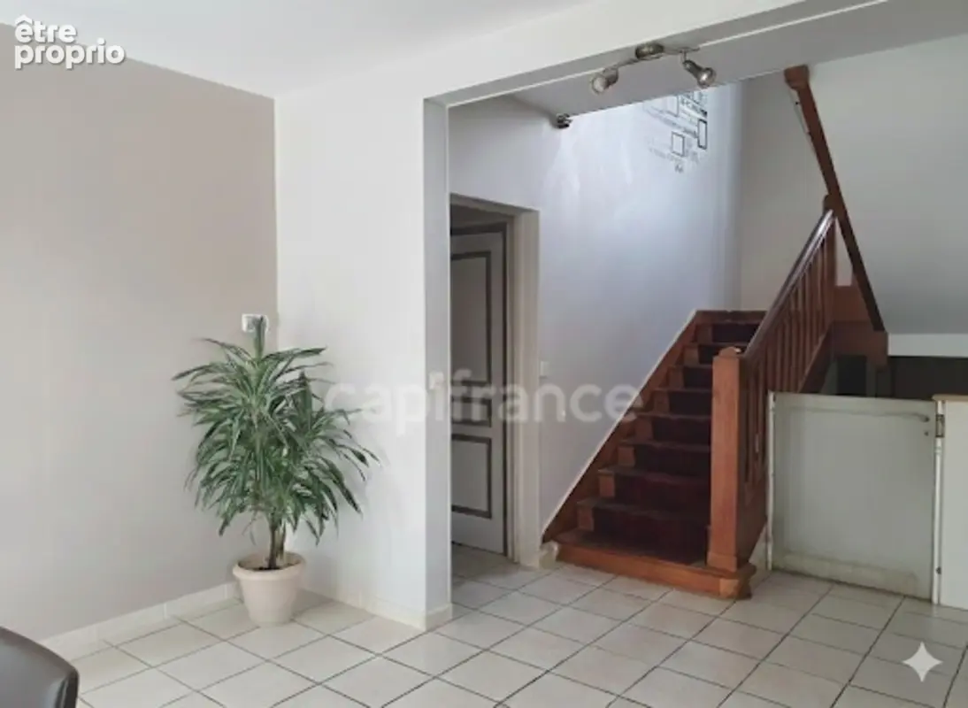 Virginie MASSON Capifrance vous propose Maison familiale 6 chambres avec sous-sol complet et terrain de 4 532 m² - photo 11