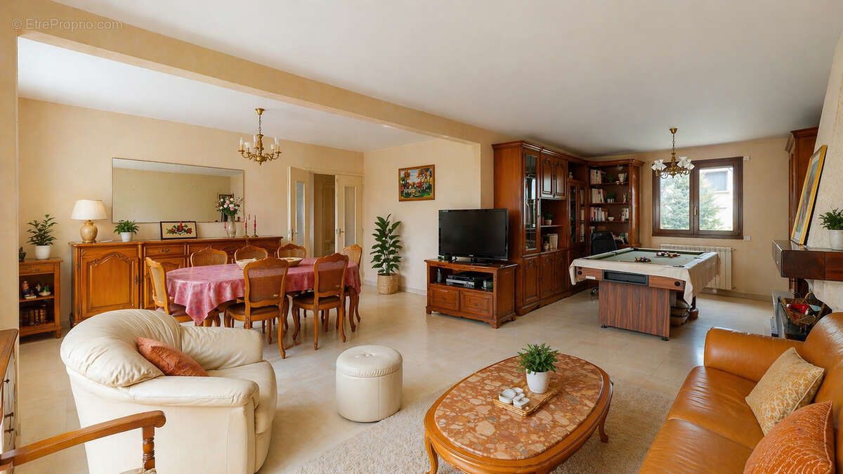 Maison à SAVIGNY-SUR-ORGE