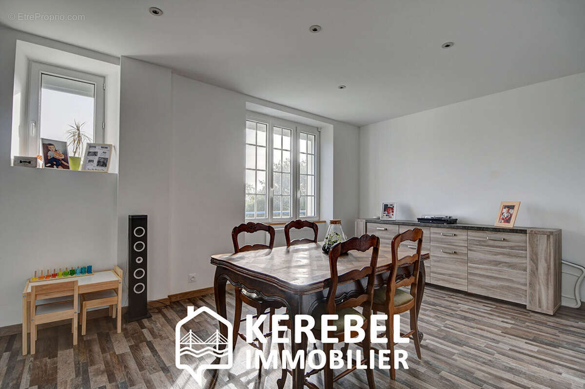 Maison à LOGONNA-DAOULAS