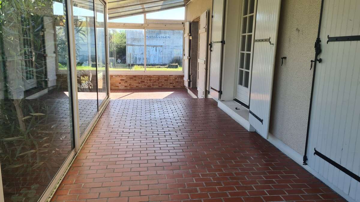 Maison à SAINT-YRIEIX-SUR-CHARENTE