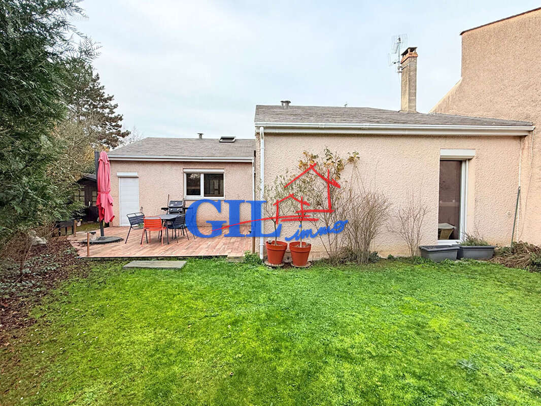 Maison à COMBS-LA-VILLE