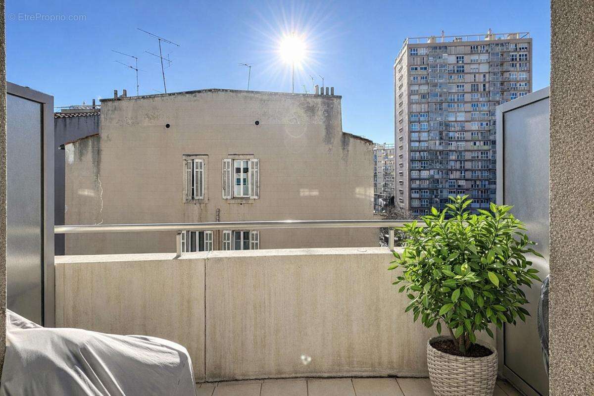 Appartement à MARSEILLE-5E