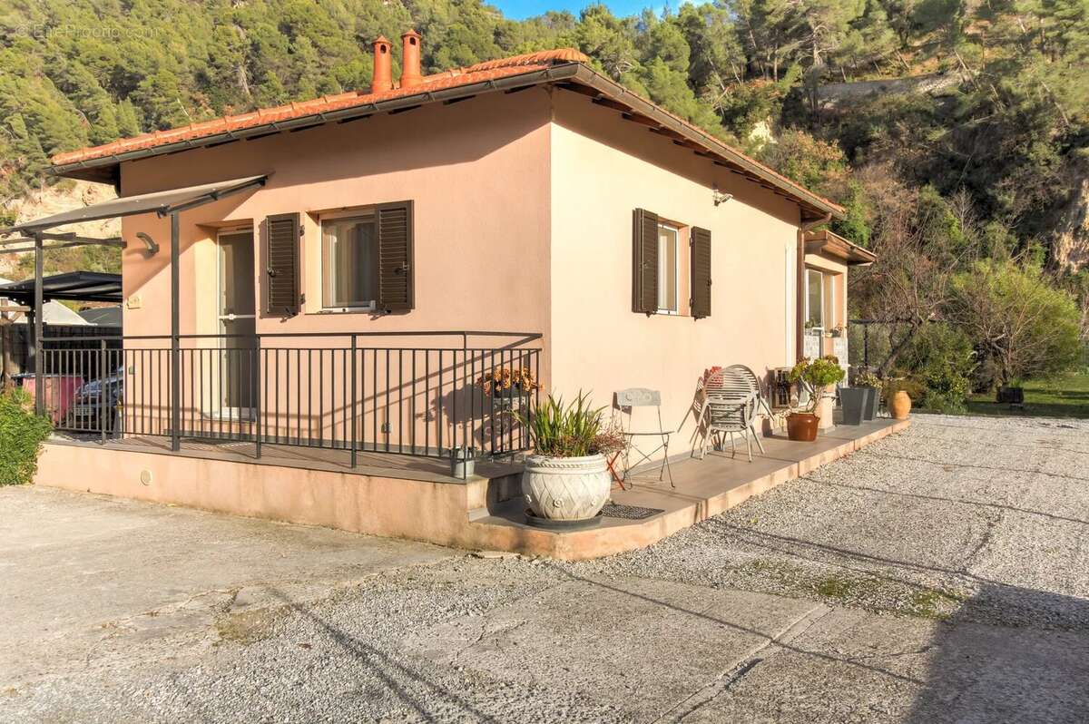 Maison à SAINT-MARTIN-DU-VAR