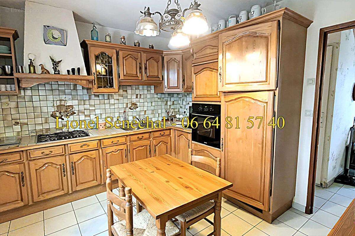 Maison à SAINTE-SABINE-SUR-LONGEVE