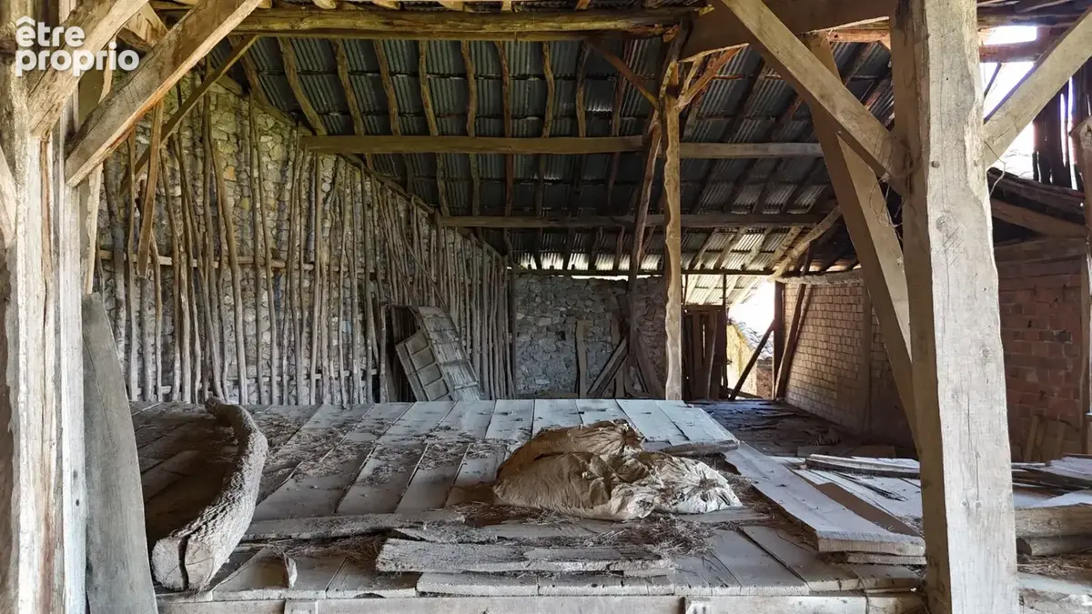 Magnifique corps de ferme 160 m2 avec 720 m2 de grange à rénover - - photo 9