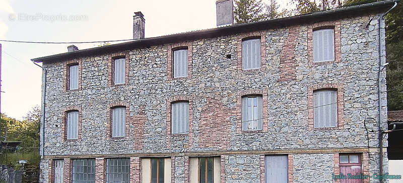 Appartement à LA MONNERIE-LE-MONTEL