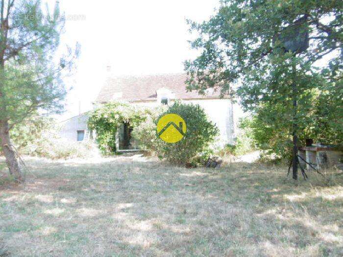 Maison à SAINT-HILAIRE-SUR-BENAIZE