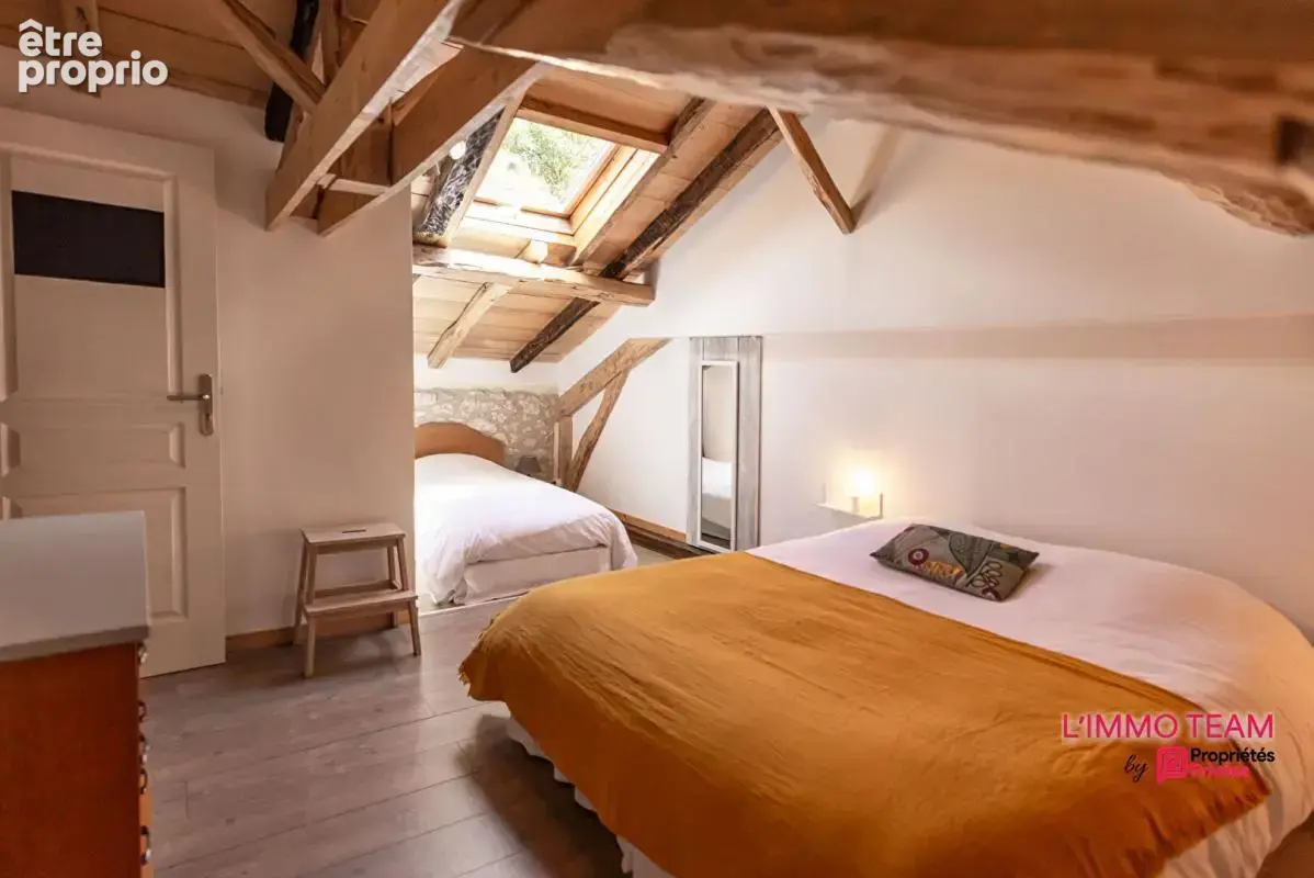 MONTCUQ  Propriété quercynoise 11 pièces sur 5500 m² avec piscine et dépendance - photo 14