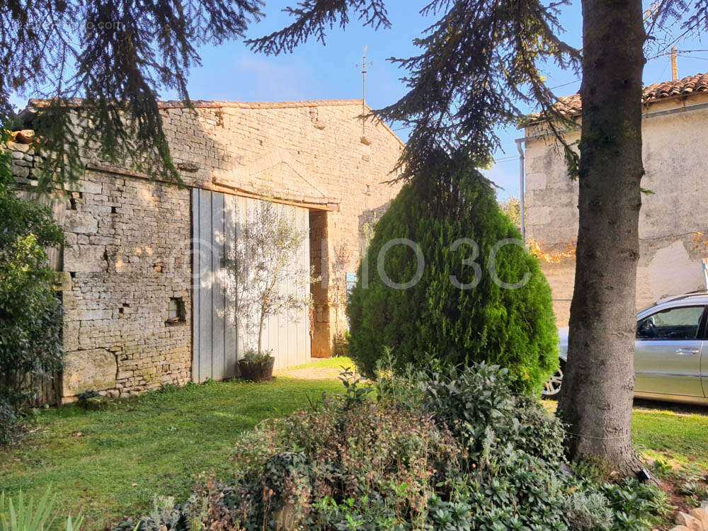 Maison à CHEF-BOUTONNE
