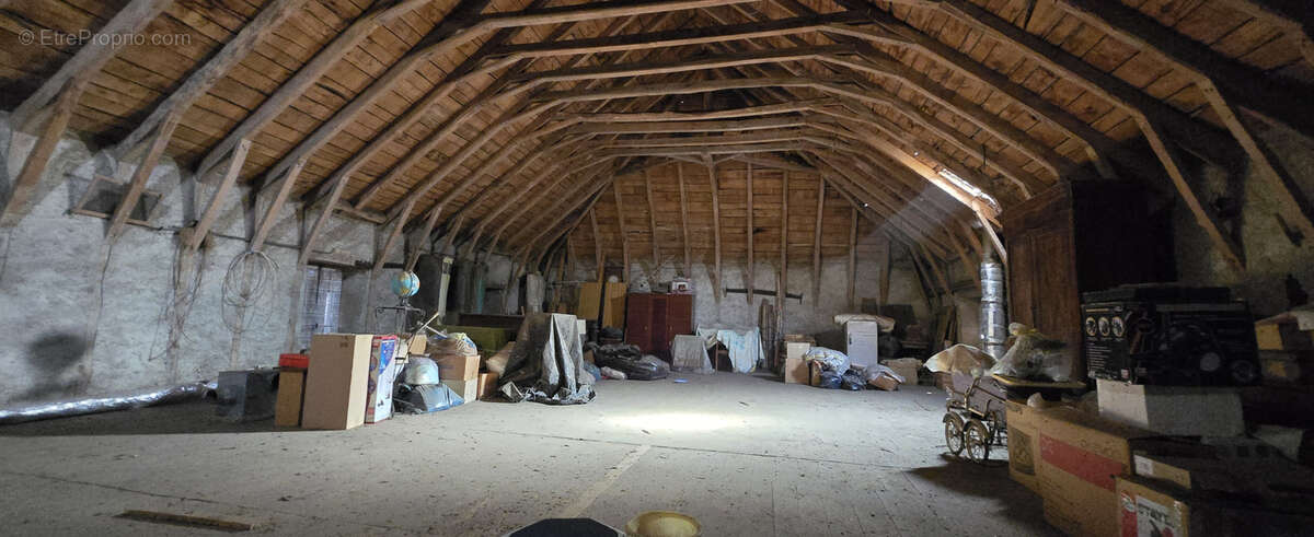 Maison à SAINT-JULIEN-LE-PELERIN