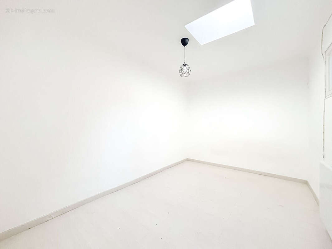 Appartement à LA FARE-LES-OLIVIERS