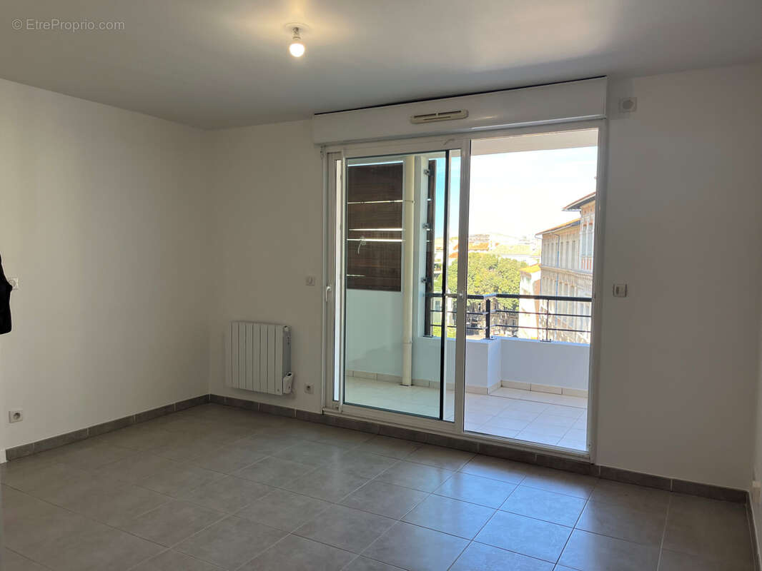 Appartement à MARSEILLE-7E