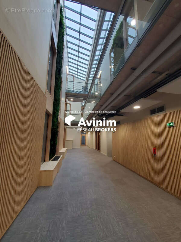 Commerce 131 m² à Annecy-Le-Vieux  - photo 3