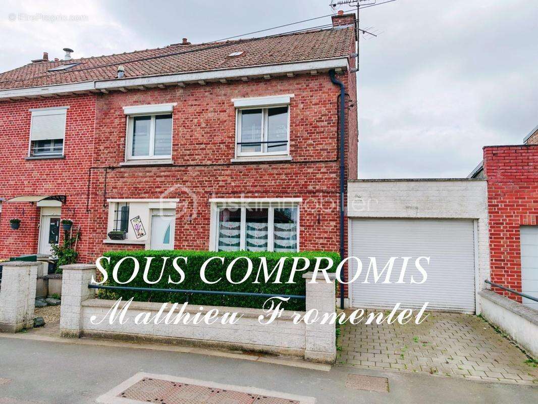 Maison à HOUPLIN-ANCOISNE