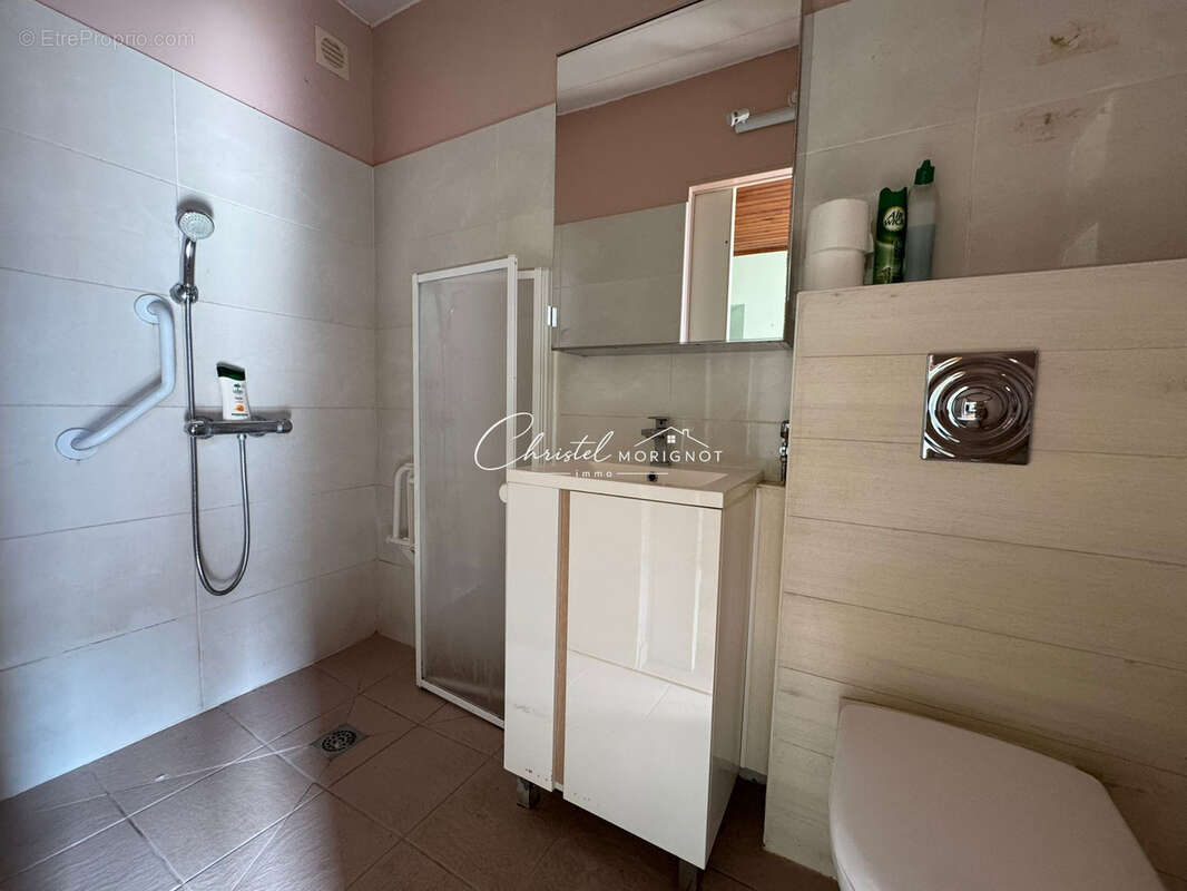 Maison de 140m2 + un atelier, dépendances et studio - photo 6