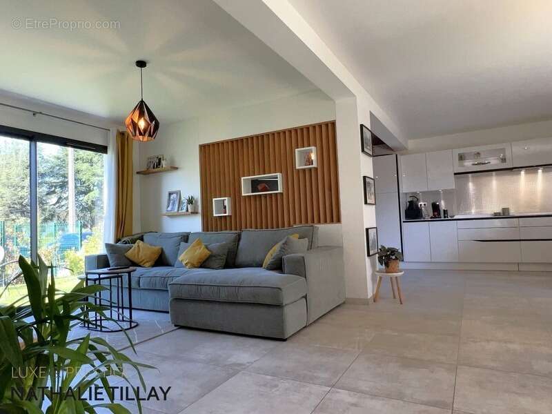 Maison à SAINT-JEAN-DE-BRAYE