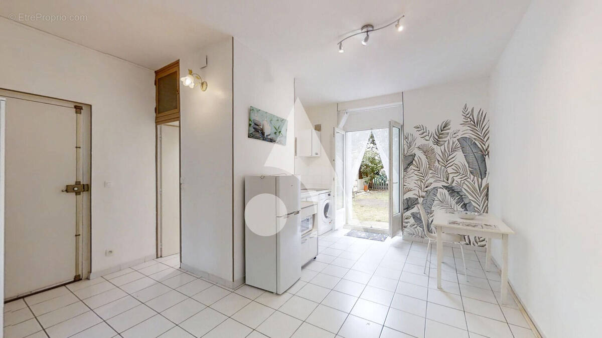 Appartement à LA GARENNE-COLOMBES