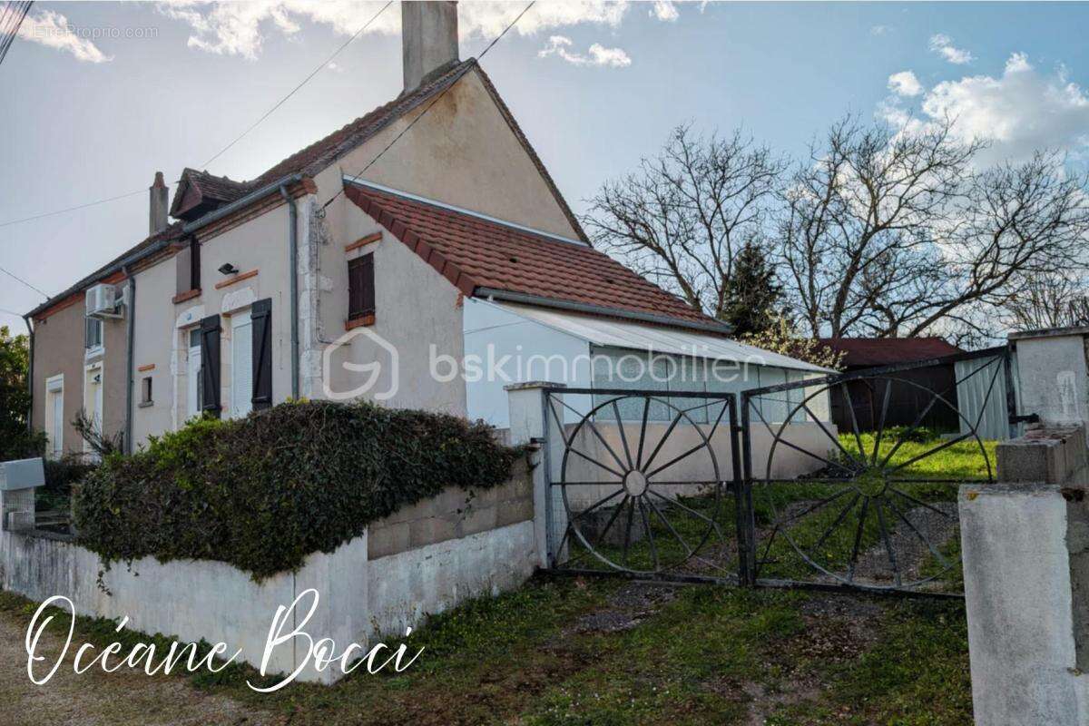 Maison à MEHUN-SUR-YEVRE