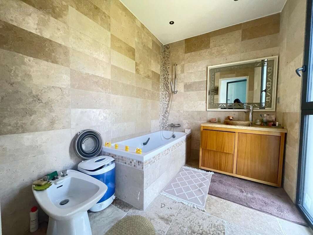 Villa T5 récente – 34160 Castries  – Jardin arboré, piscinable - photo 8