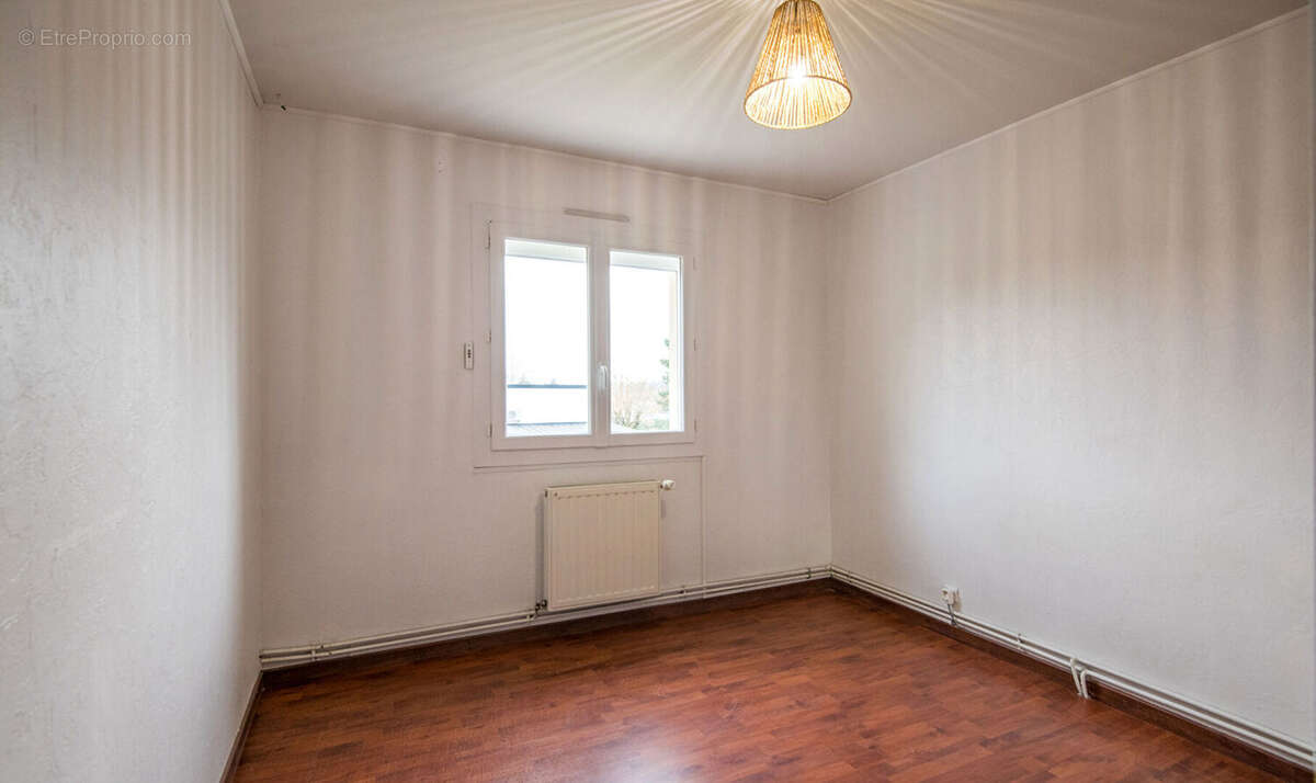 Maison à ONET-LE-CHATEAU