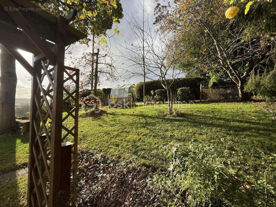 Maison à PONT-L'EVEQUE