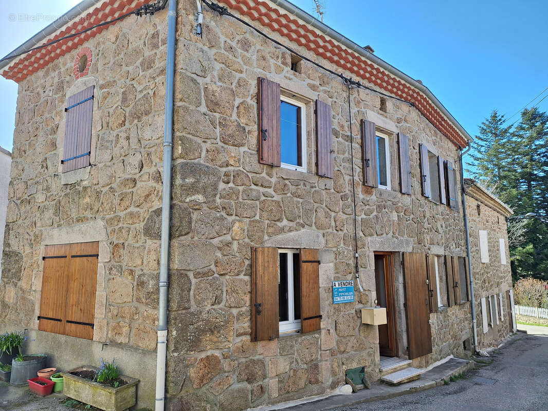 Maison à SAINT-JEAN-CHAMBRE