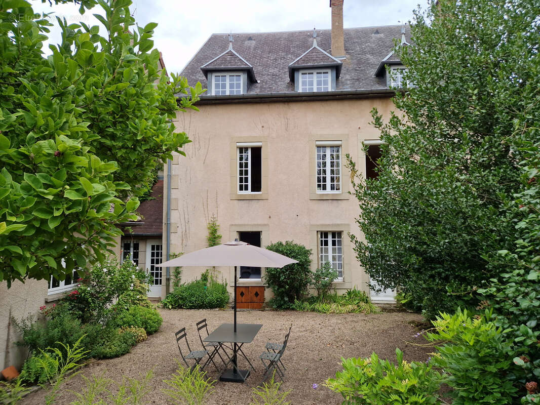 Maison à AUTUN
