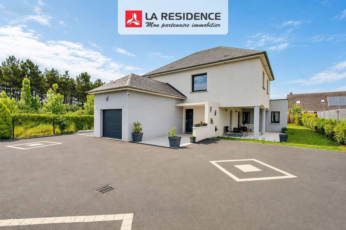Maison à COURCELLES-SUR-SEINE