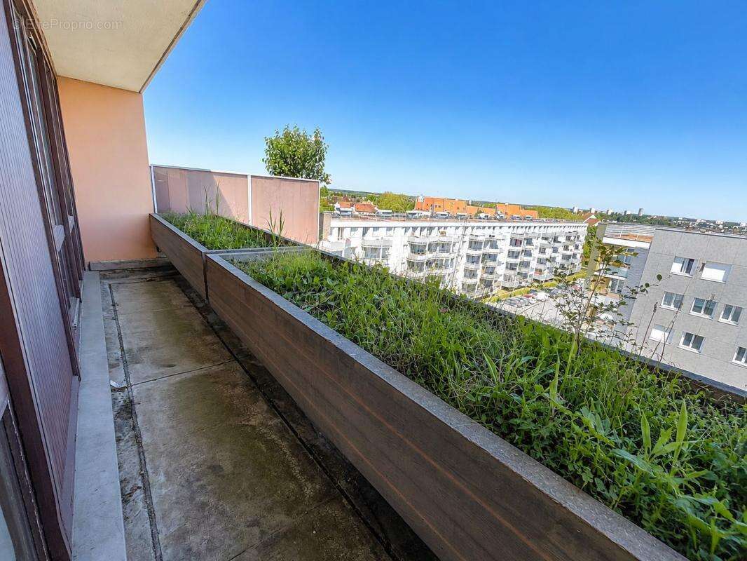 Studio avec balcon, ascenseur et parking - photo 5