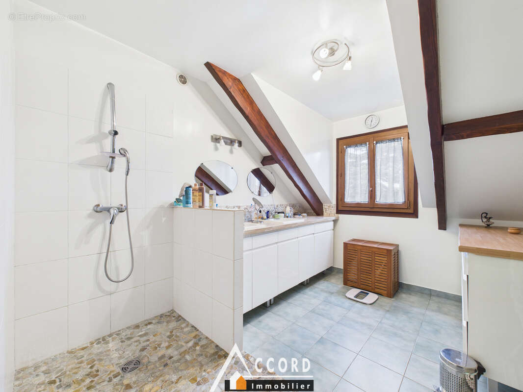 Maison à SARTROUVILLE