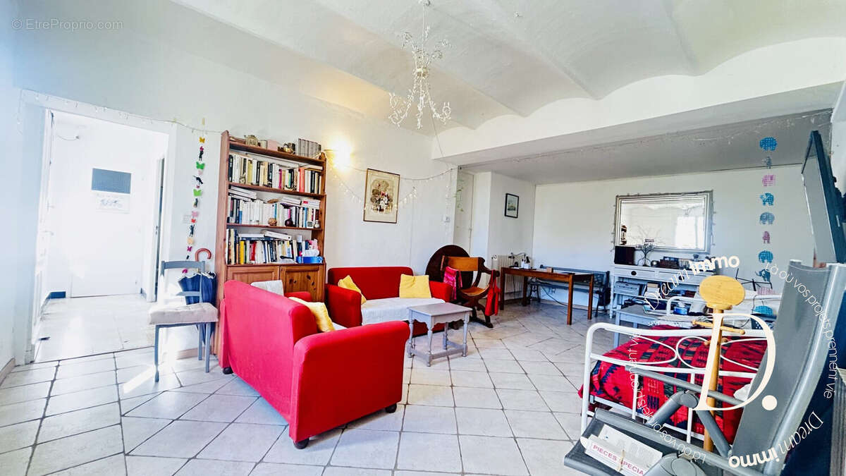 Maison à SAINT-JULIEN-DE-CASSAGNAS