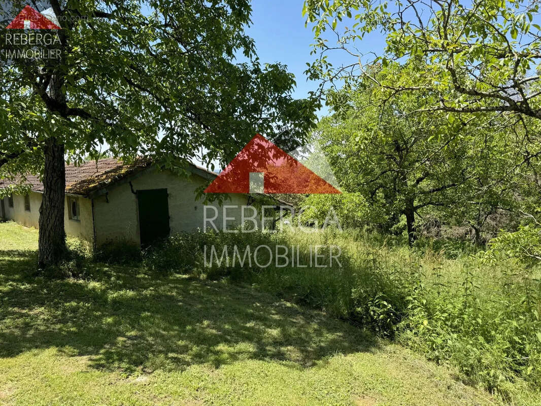 Terrain à PONT-DE-LARN