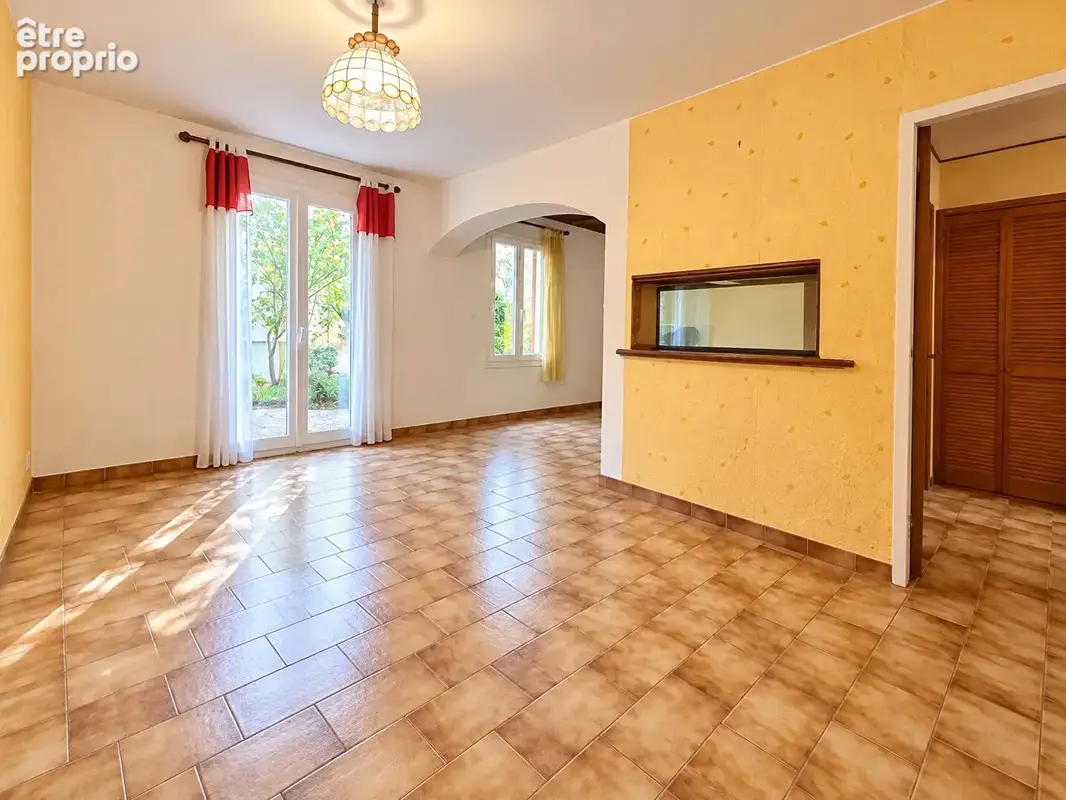 **Proche Du Port ** Maison 4 pièces avec 3 Chambres ** Garage** (83430) SAINT -MANDRIER -SUR-MER** - photo 4