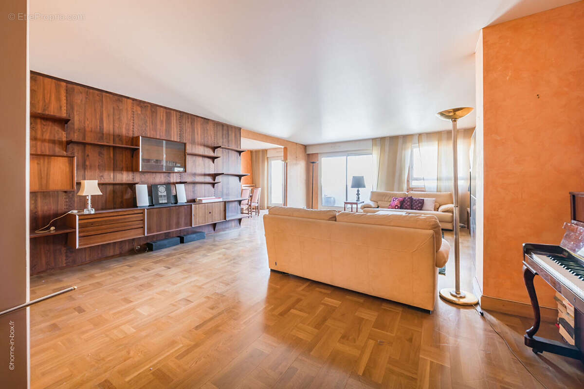 Appartement à PARIS-19E