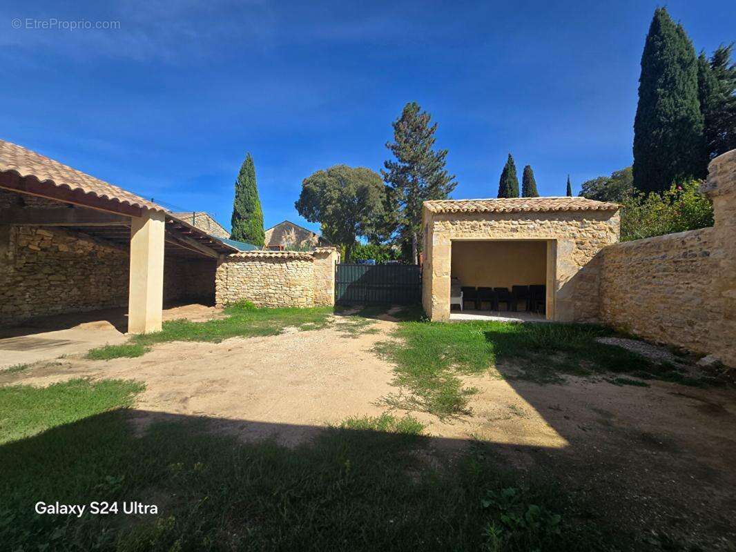 Mas en pierre, composé d'un ensemble immobilier de 10 pièces sur plus de 1210 m² de terrain à SAINT GERVAIS 30200 - photo 16