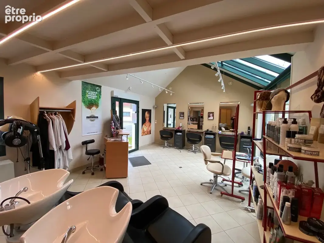 Salon de coiffure a vendre - cadre campagne + clientele fidele ! - photo 4