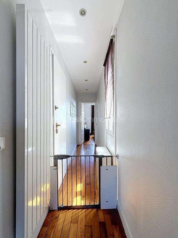 Appartement à LE MESNIL-LE-ROI