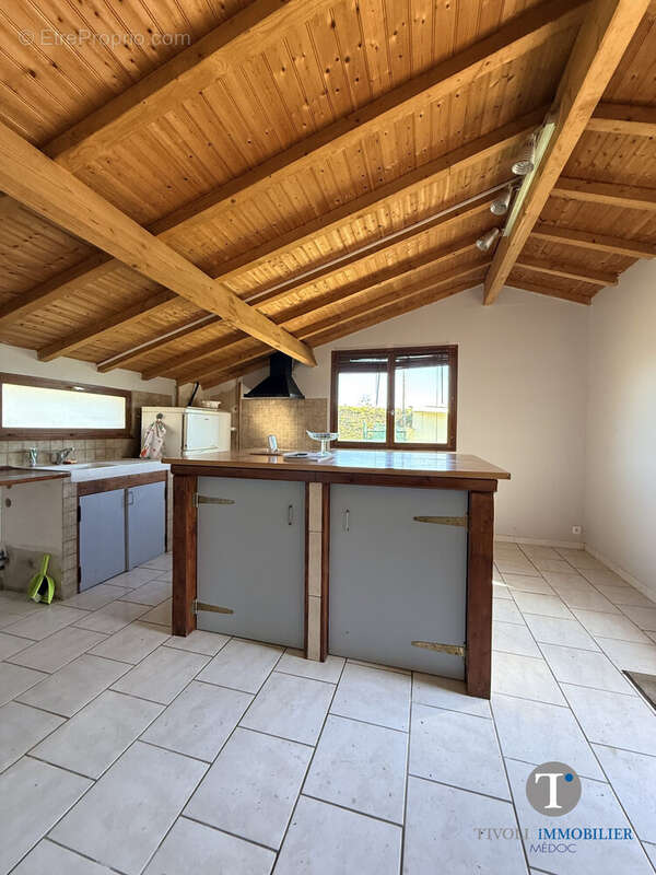 cuisine - Maison à SAINT-GERMAIN-D'ESTEUIL