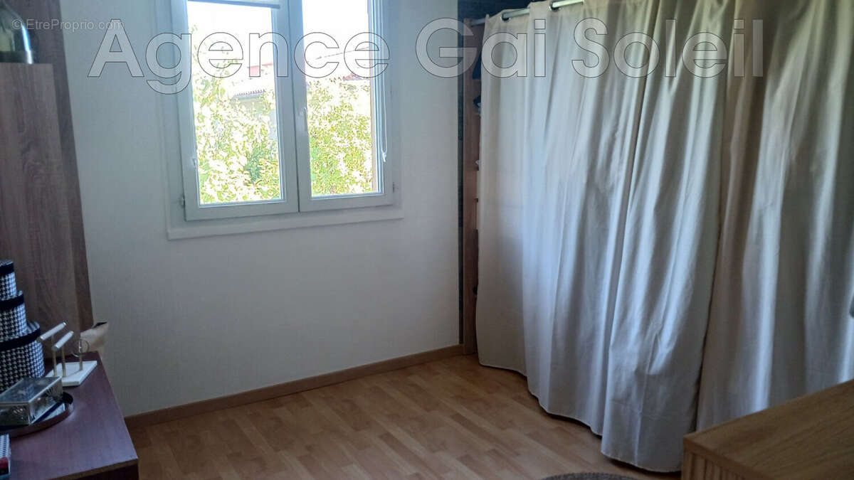 Maison à NISSAN-LEZ-ENSERUNE