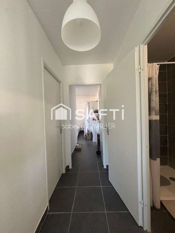 Photo 7 - Appartement à CHATEAUNEUF-DE-GADAGNE