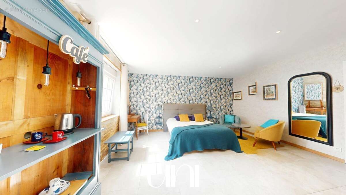 Maison à SAINTE-CROIX-SUR-MER